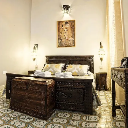 Luxury Palazzo Apartment *